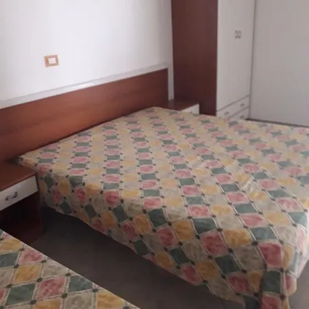 شقة فندقية Dei Pini 4*