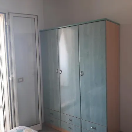 Dei Pini ויאסטה